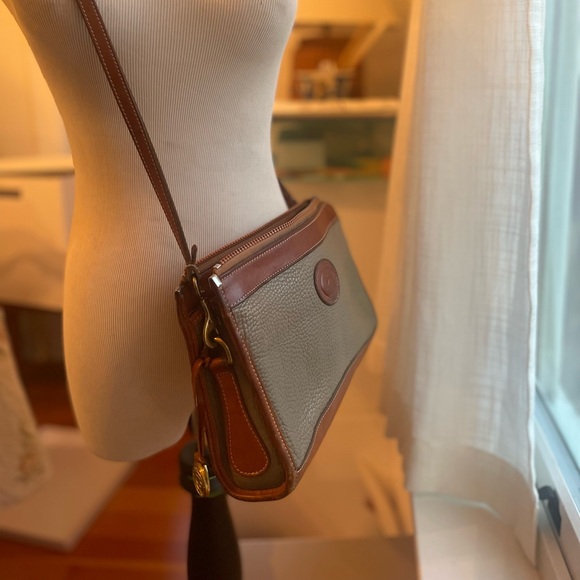 Dooney & Bourke cross body bag - Picture 2 of 5